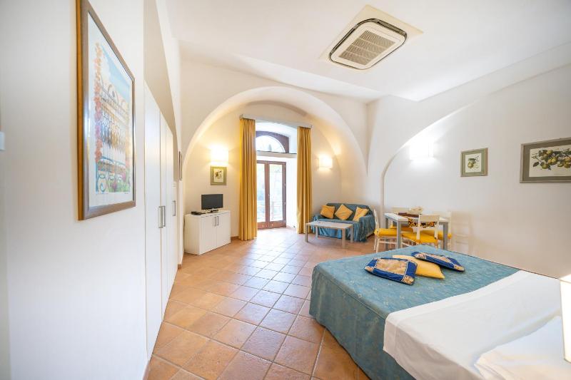 Studio with Terrace image 2