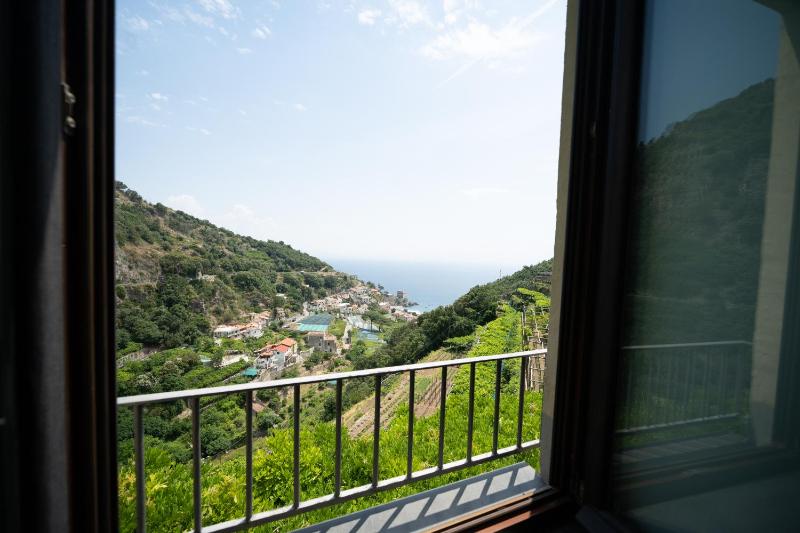 Studio with Sea View image 3