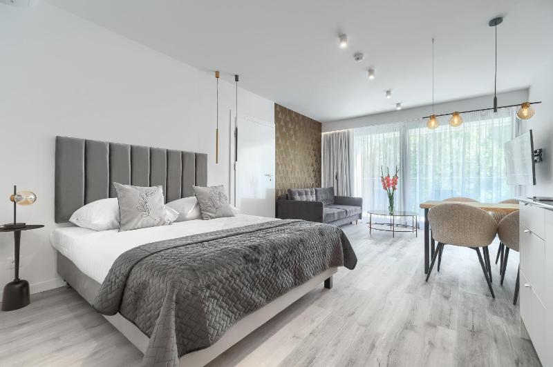Sea & Lake - City Apartments - image 26