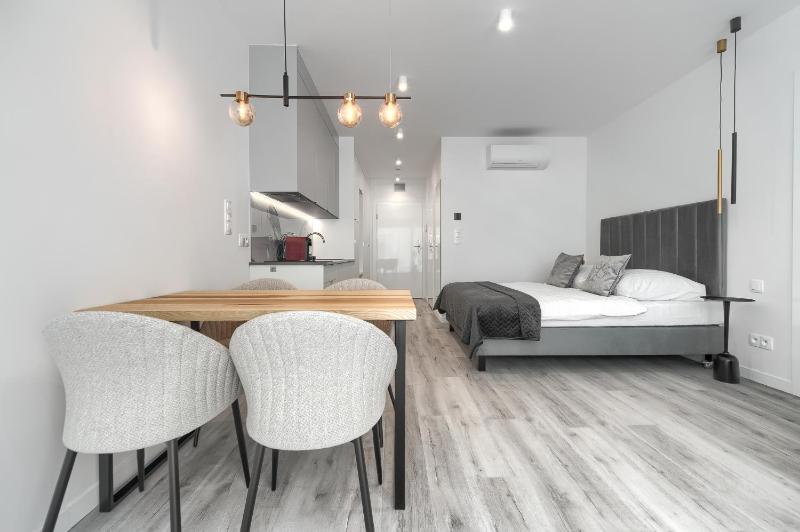 Sea & Lake - City Apartments - image 41