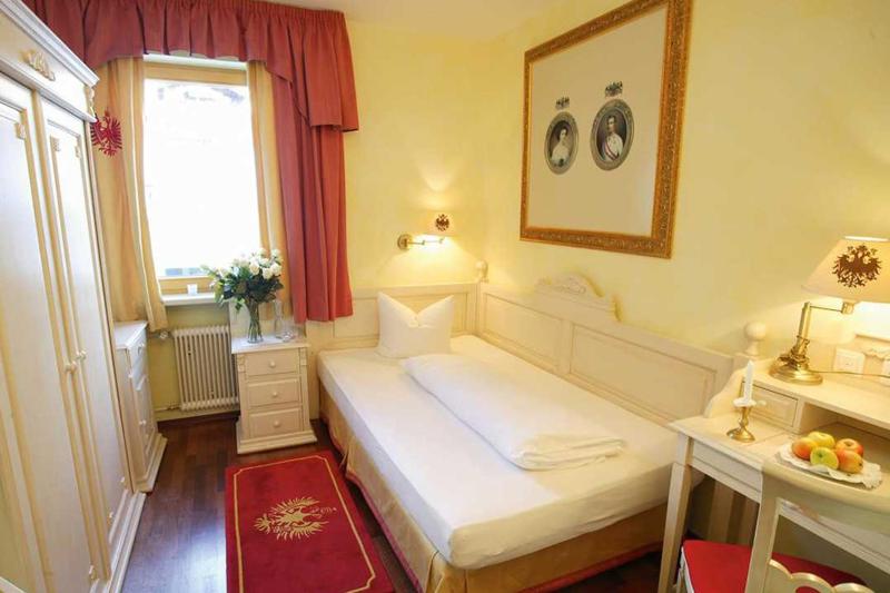Single Room image 4