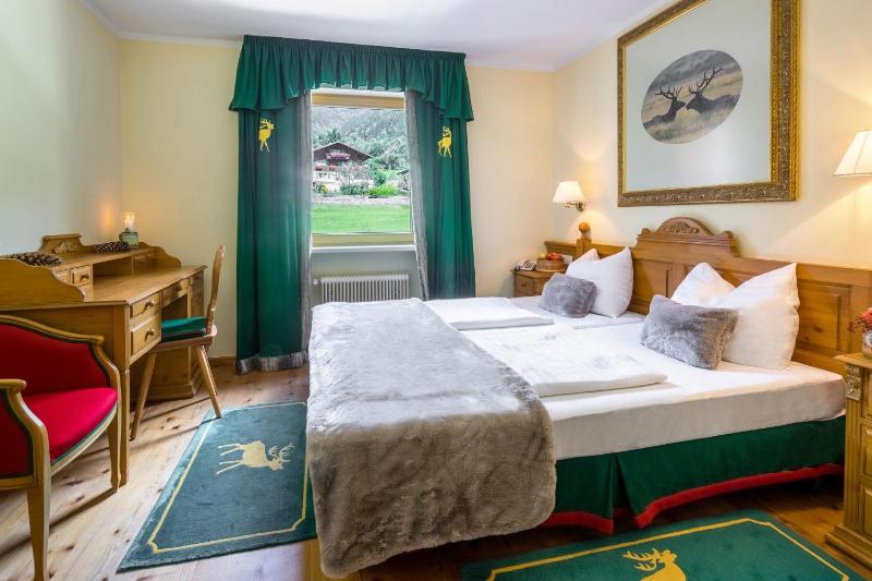 Small Double Room image 2