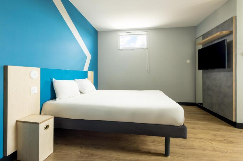 Double Room image 3