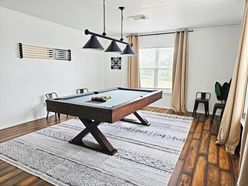 4 BDR home near Lackland AFB/SeaWorld/Pool Table - image 17