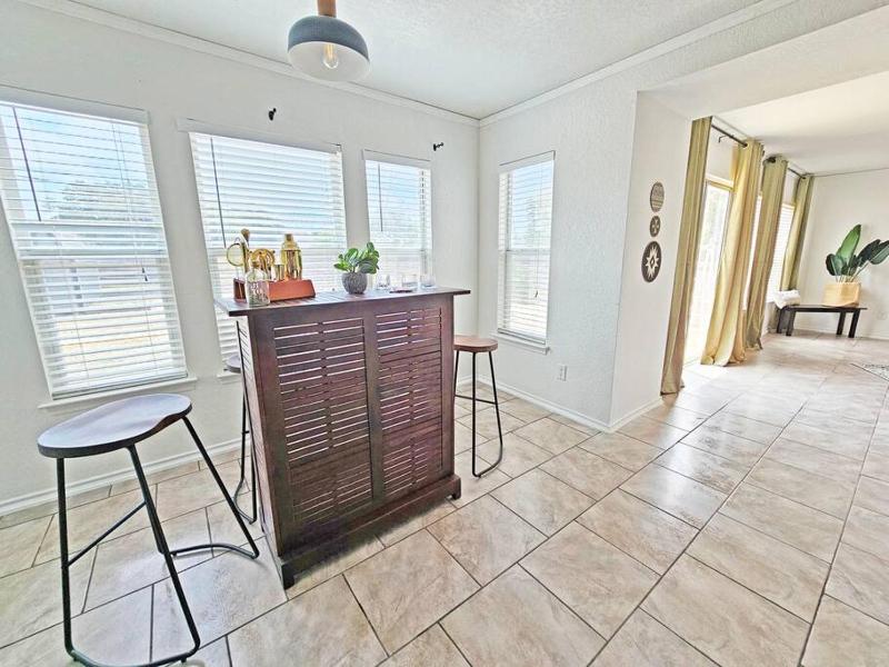 4 BDR home near Lackland AFB/SeaWorld/Pool Table - image 39