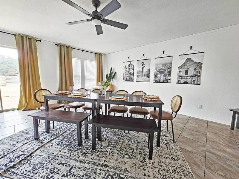 4 BDR home near Lackland AFB/SeaWorld/Pool Table - image 38
