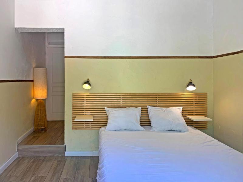 Standard Double Room image 3