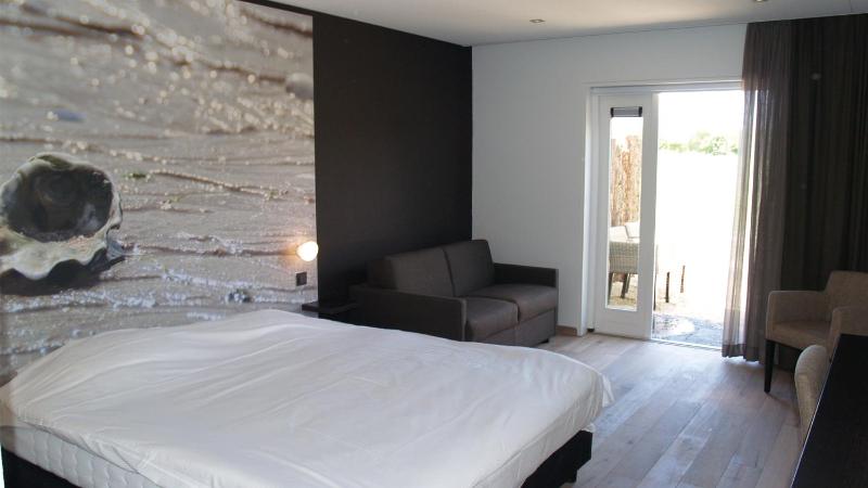 Deluxe Double Room with Terrace image 1