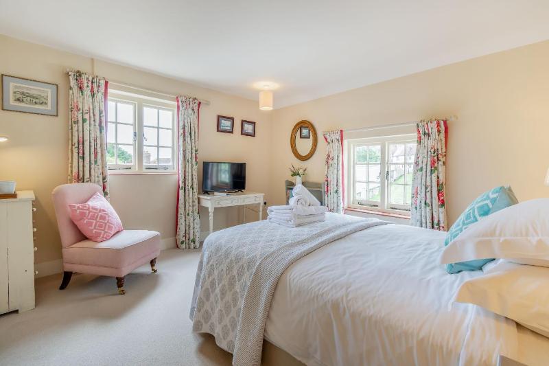 Double Room with Private Bathroom image 3