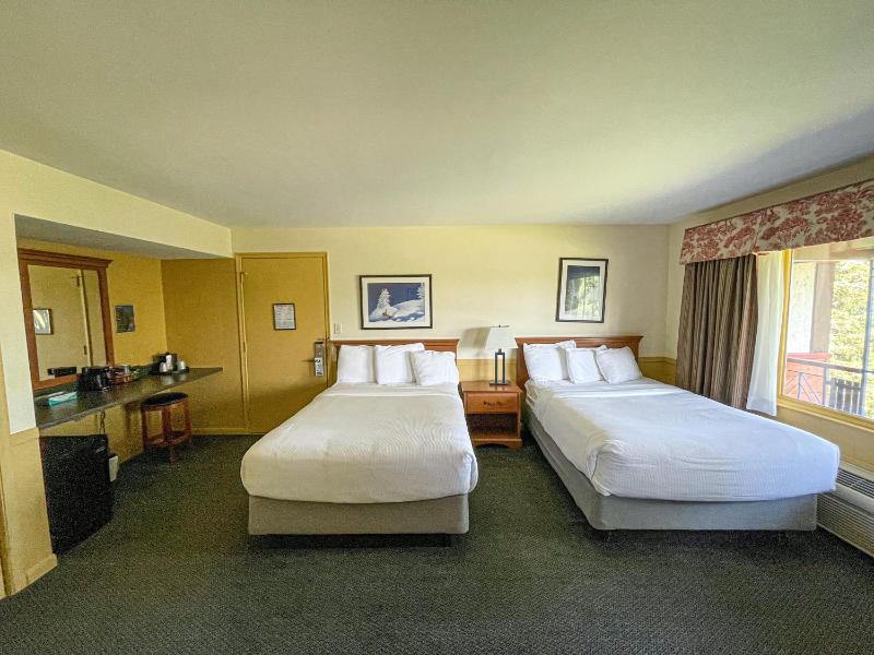 Standard Queen Room image 4