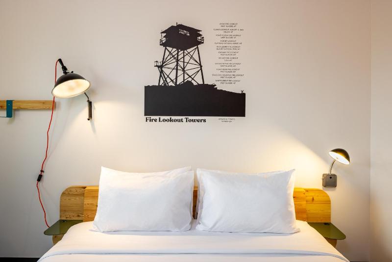 King Room image 4