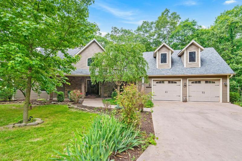 Six-Bedroom Holiday Home image 2