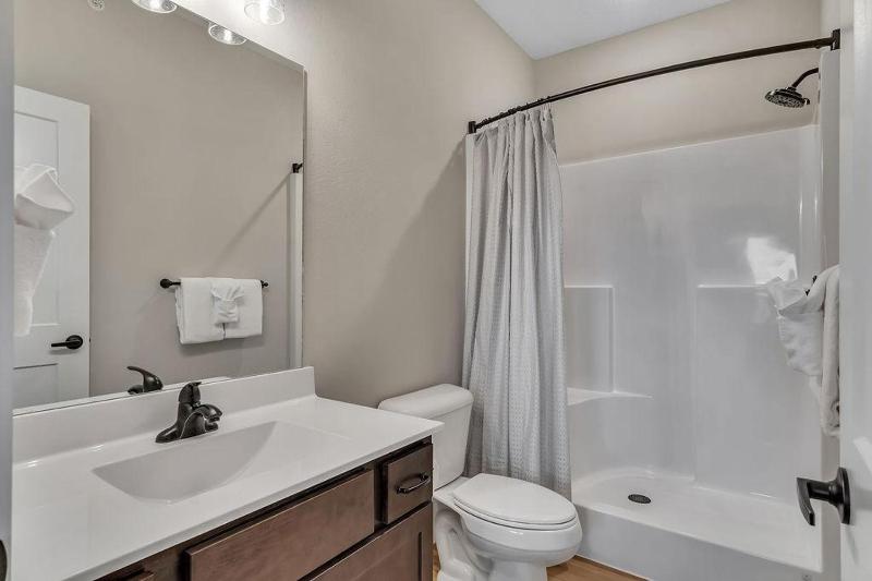 Lochview Lodge - image 22