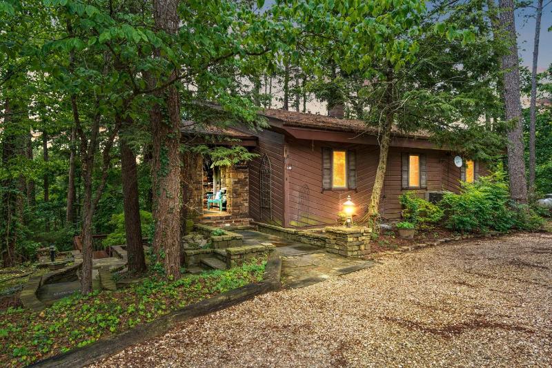 Three-Bedroom Holiday Home  image 2