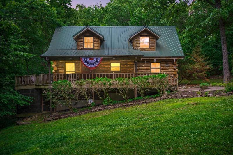 Three-Bedroom Holiday Home  image 2