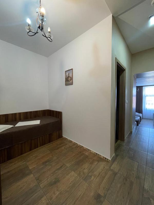 Deluxe Triple Room image 3