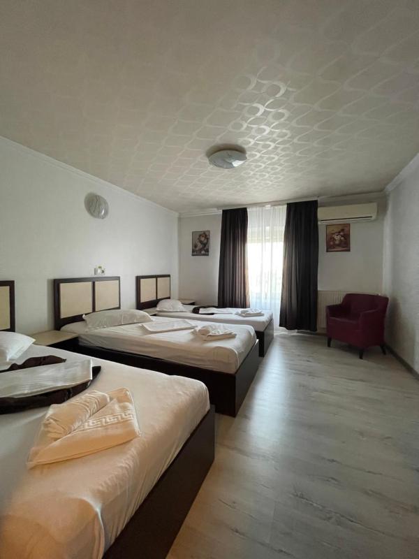 Triple Room image 4