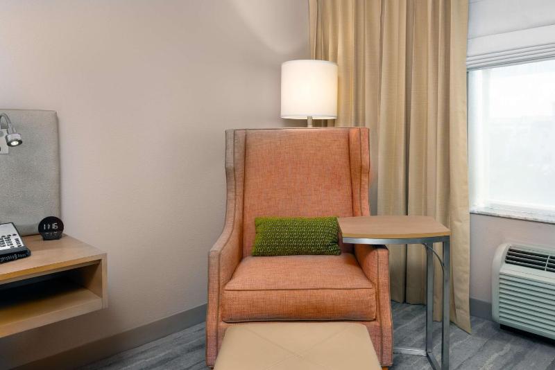 King Room image 3