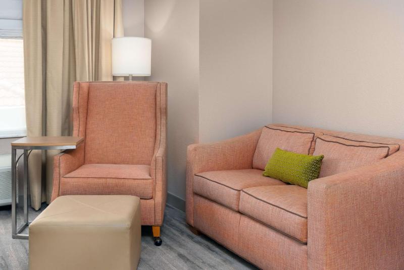 King Room with Sofa Bed image 1