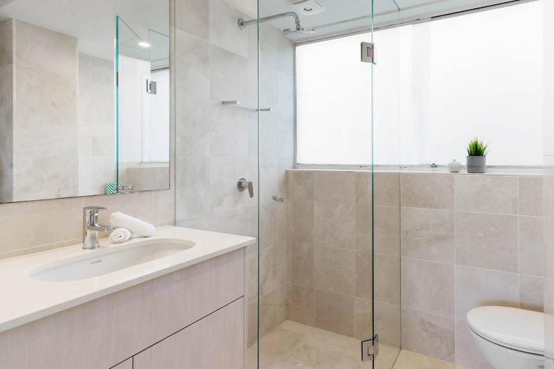 'Mini Manhattan' Potts Point Harbourview Retreat - image 4