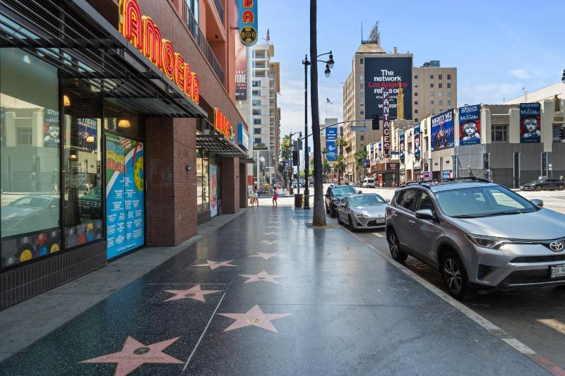 Le Bon Hotel Hollywood - image 6
