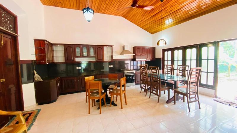 RED ROSE HOLIDAY HOUSE - image 11