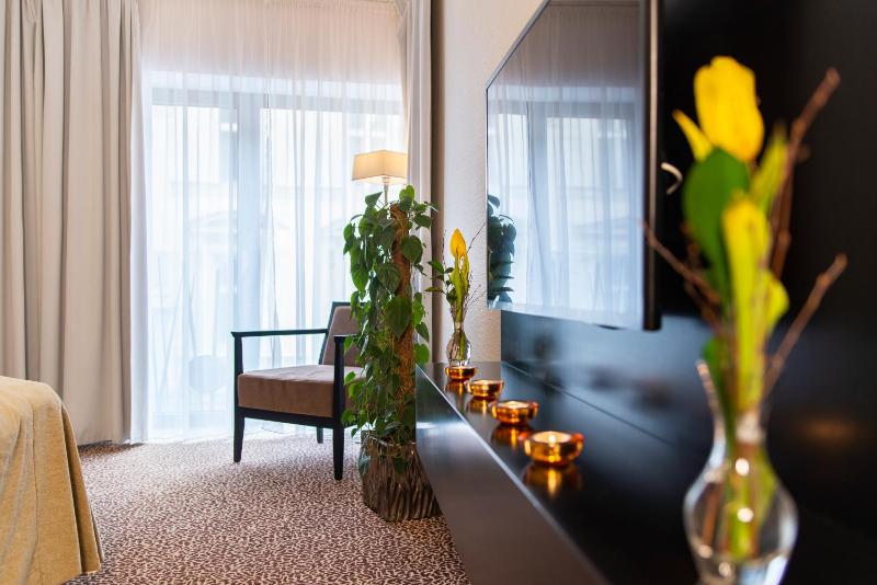 Business Room image 4