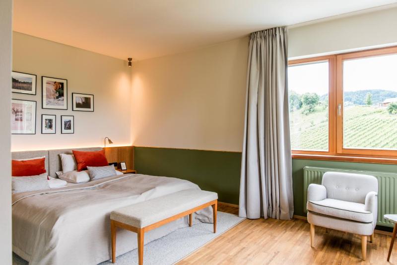 Classic Double Room image 1