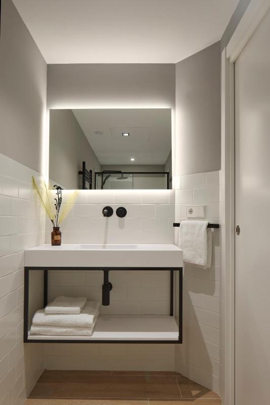 Jazzaldi Suite by FeelFree Rentals - image 11