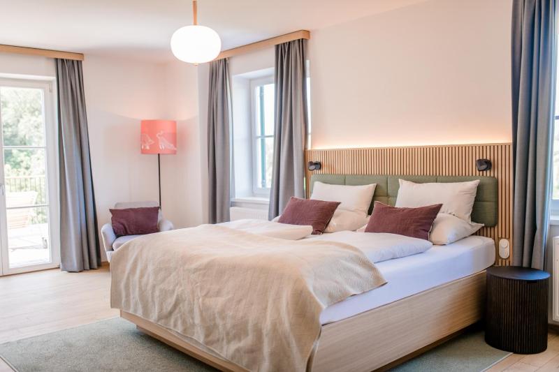 Double Room with Balcony image 1