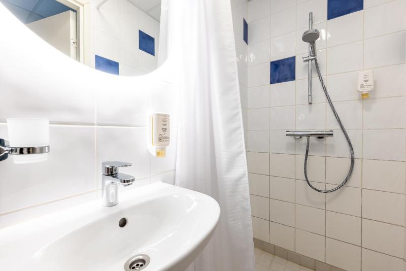 Superior Double or Twin Room image 4