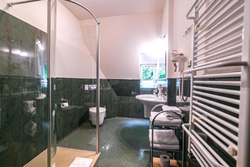 Deluxe Double Room with Balcony image 2