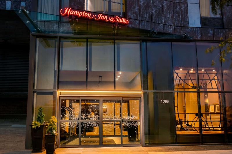 Hampton Inn & Suites Washington D.C./Navy Yard Area - image 14