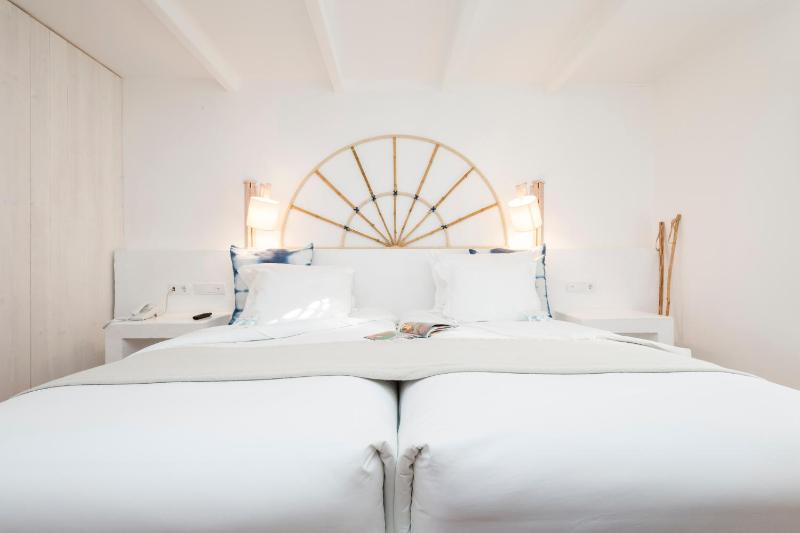 Superior Double Room image 3