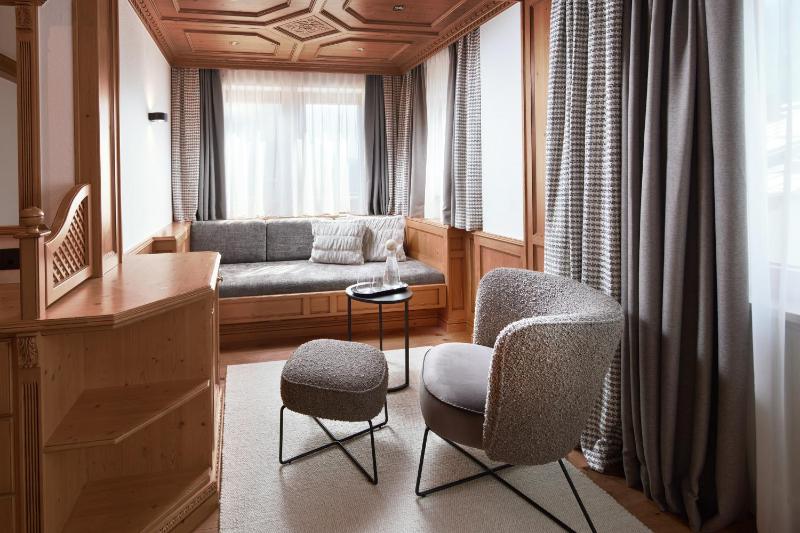 Standard Double Room image 3