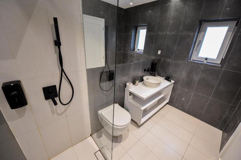 Superior Apartment image 3