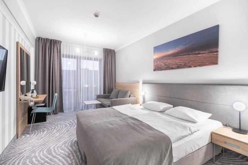 Double or Twin Room image 3