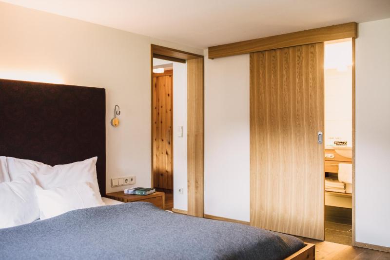 Two-Bedroom Apartment image 4