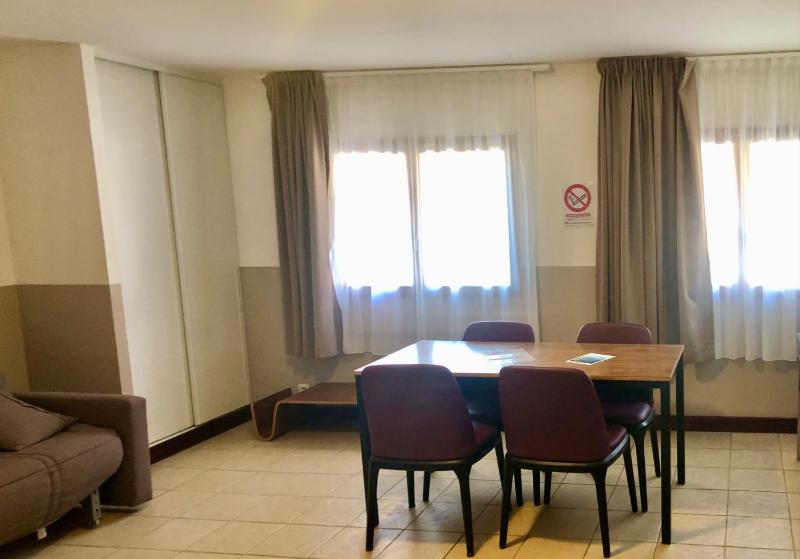 One-Bedroom Apartment image 4