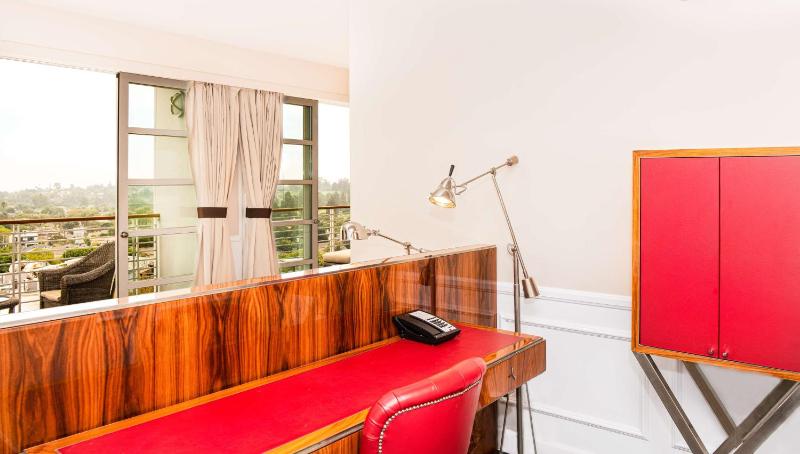 Queen Studio Loft with City View