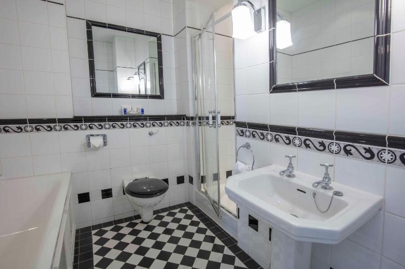 Feature Double Room - Old Hall image 2