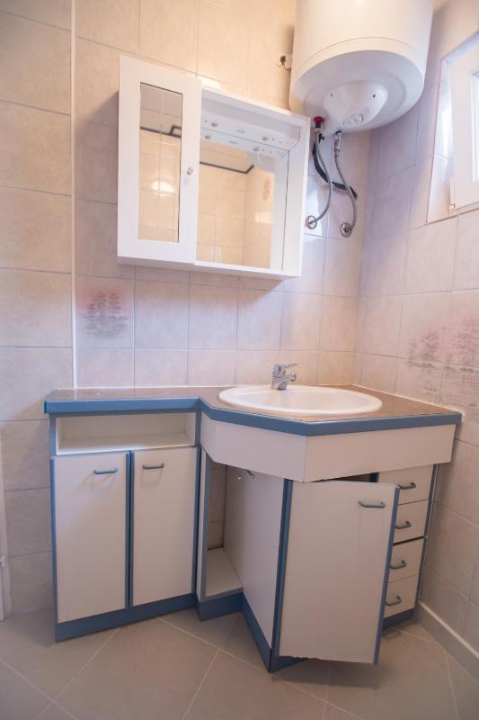 One-Bedroom Apartment with Sea View image 4