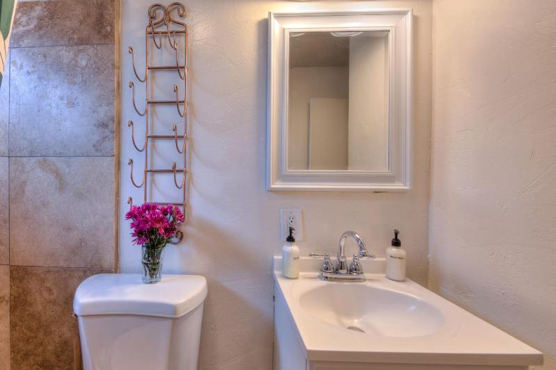 Two-Bedroom House image 4