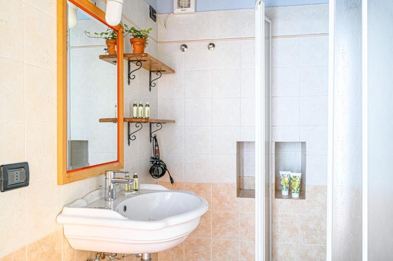 King Room image 3