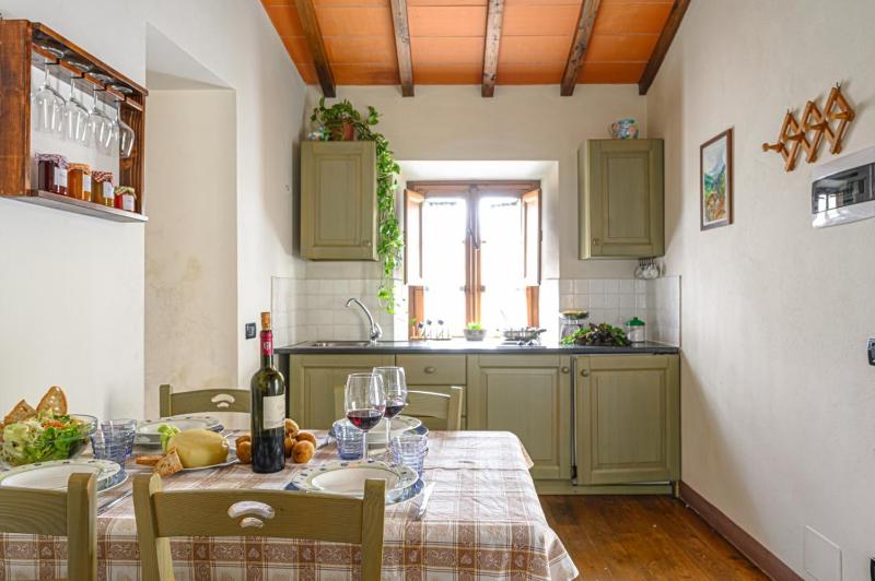 Apartment with Mountain View image 1