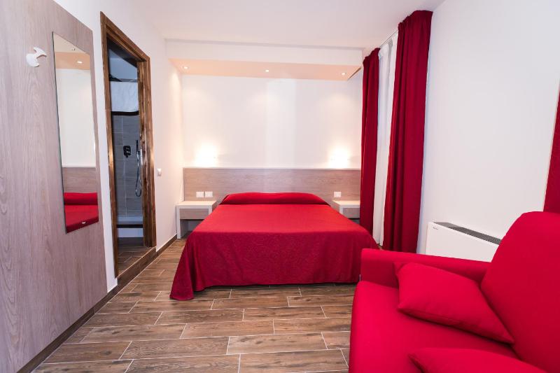 Double Room image 1