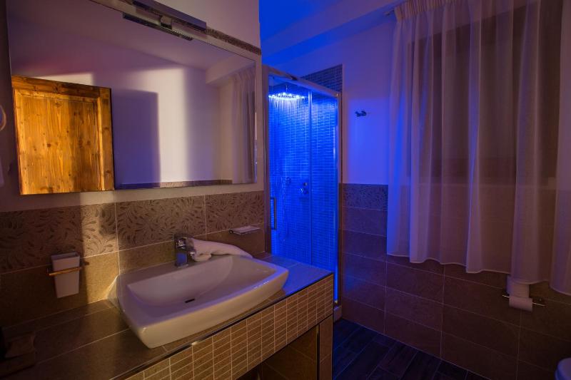 Double or Twin Room image 2