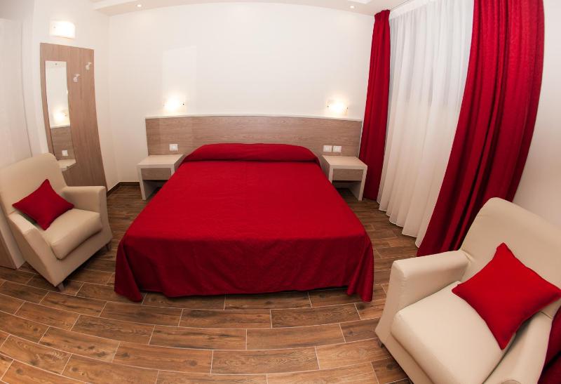 Double or Twin Room image 3