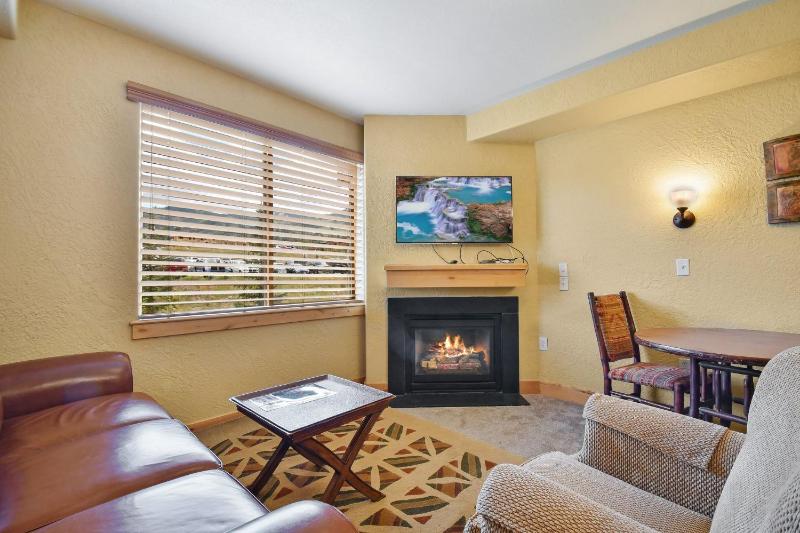 One-Bedroom Suite image 4