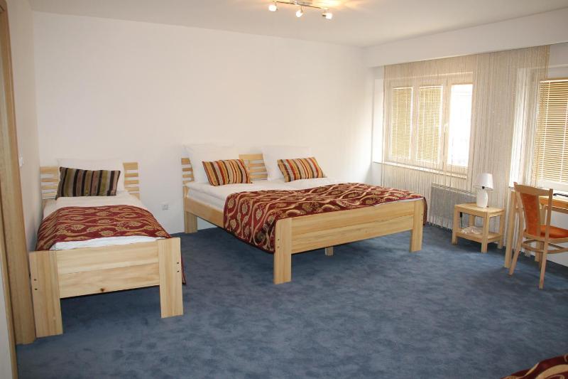B&B Berr - image 16